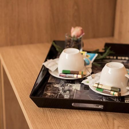 Manhattan Village Hotel Sulmona Zewnętrze zdjęcie