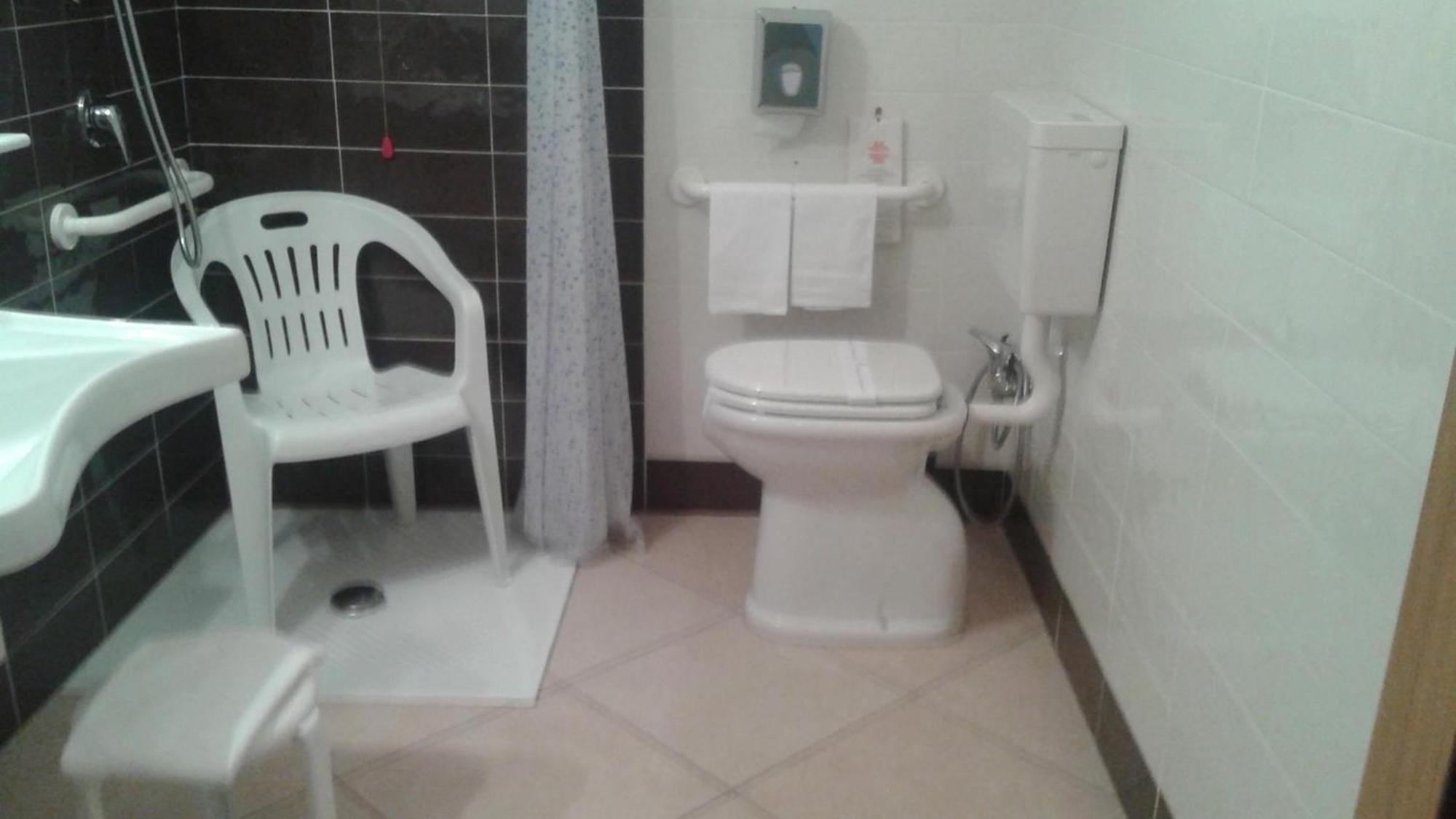 Manhattan Village Hotel Sulmona Pokój zdjęcie