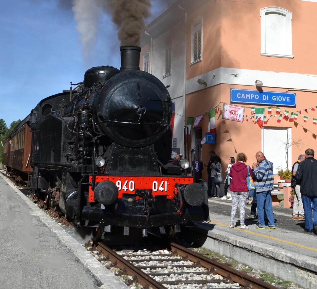 Manhattan Village Hotel Sulmona Zewnętrze zdjęcie