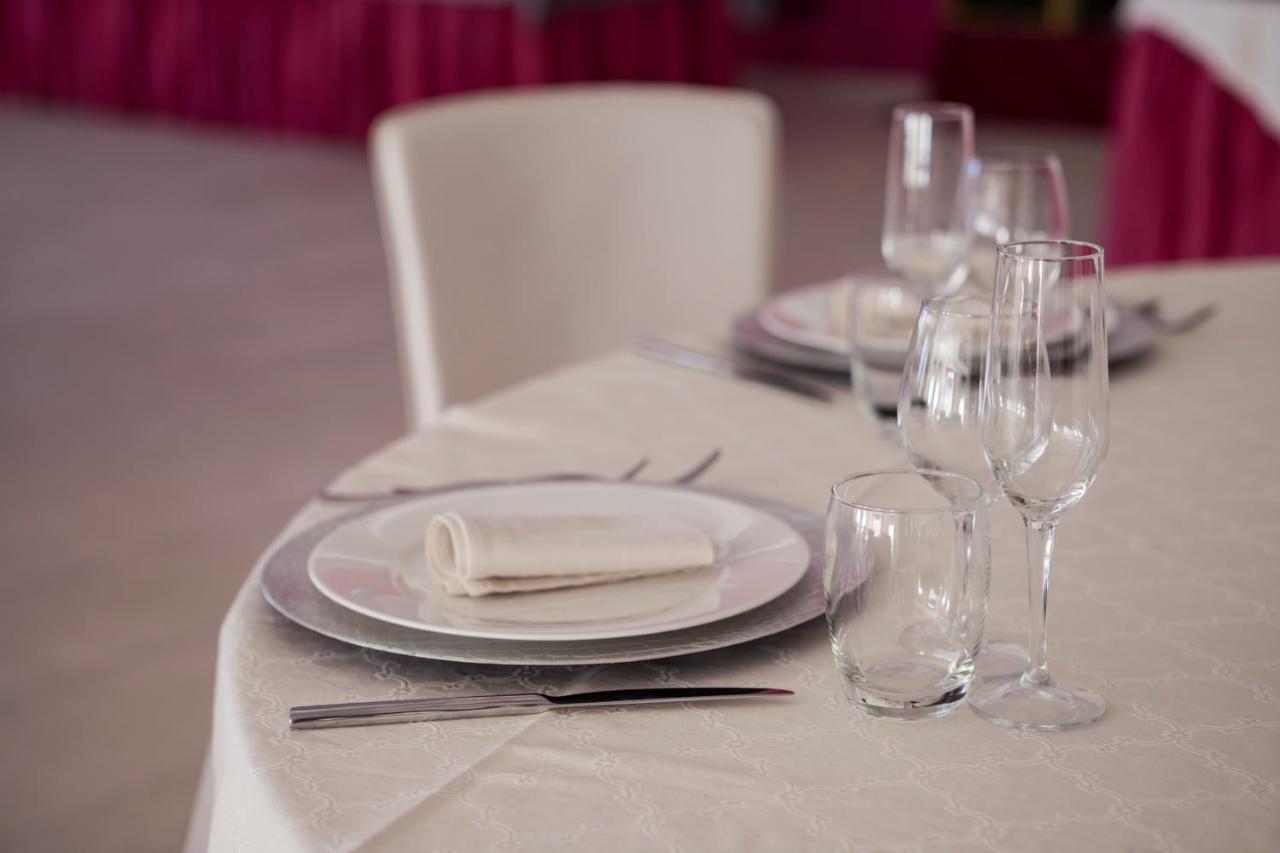 Manhattan Village Hotel Sulmona Zewnętrze zdjęcie