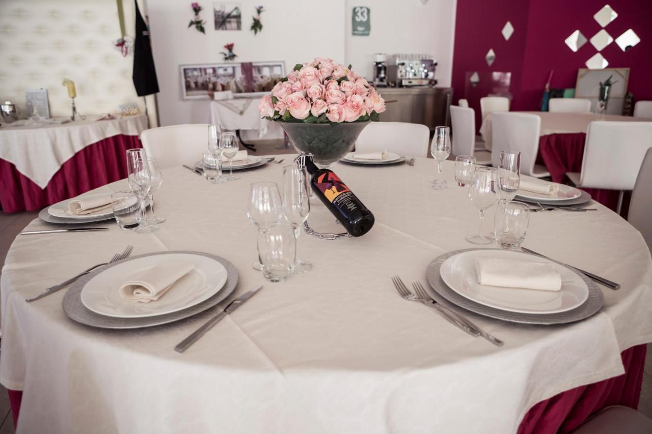 Manhattan Village Hotel Sulmona Zewnętrze zdjęcie