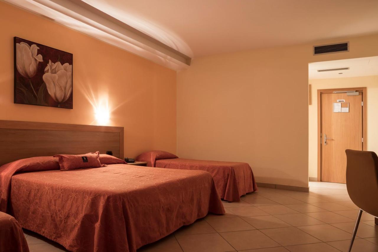 Manhattan Village Hotel Sulmona Zewnętrze zdjęcie