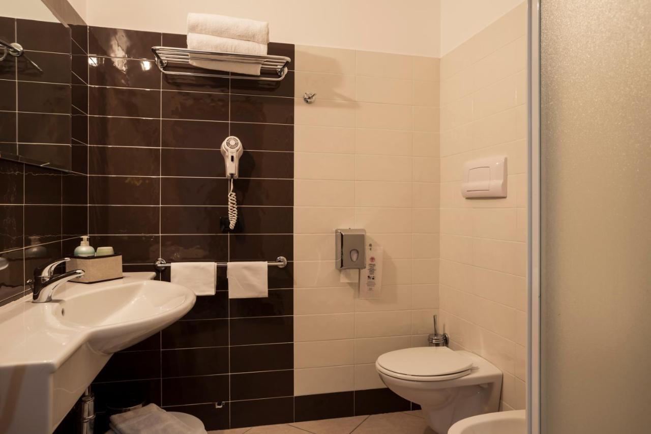 Manhattan Village Hotel Sulmona Zewnętrze zdjęcie