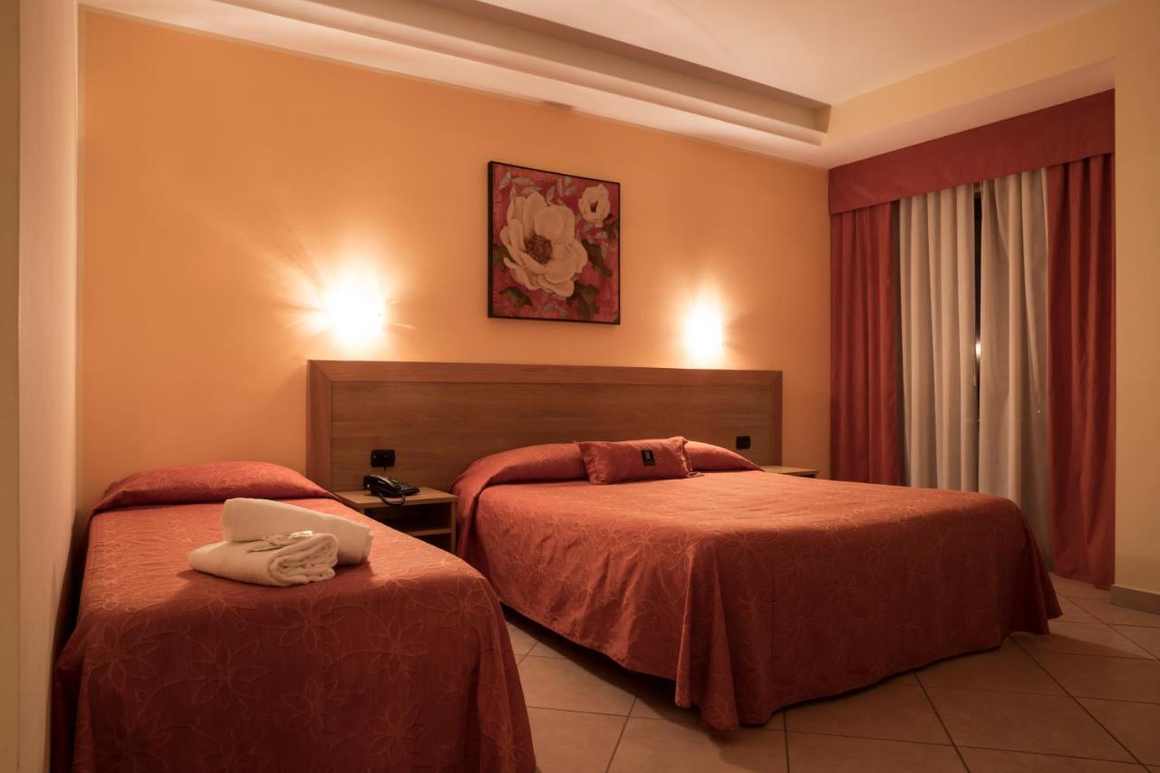 Manhattan Village Hotel Sulmona Zewnętrze zdjęcie