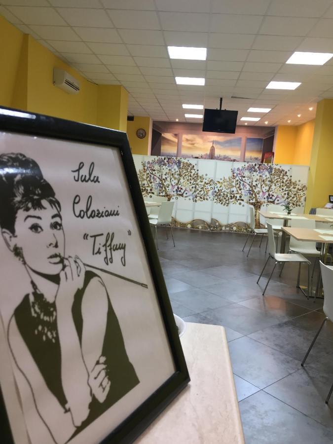 Manhattan Village Hotel Sulmona Zewnętrze zdjęcie